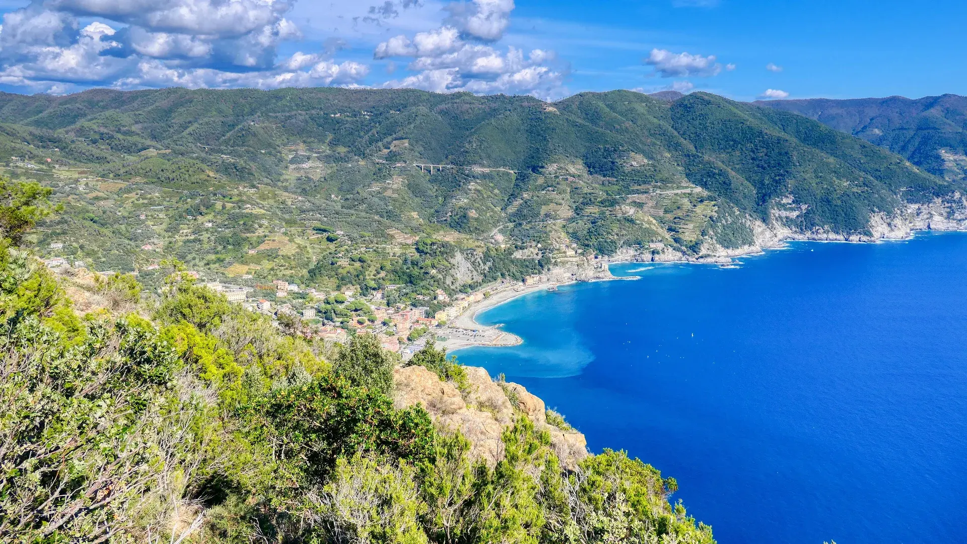 Cinque Terre manzarası — Flex İtalya Turu – Roma–Bergamo Rotası – AJet ile 7 Gece