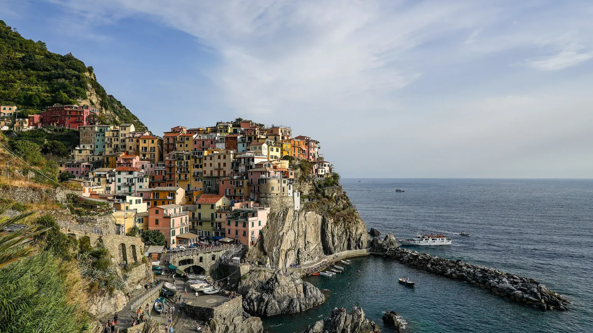 Cinque Terre manzarası — Exclusive İtalya Turu – Roma–Bergamo Rotası – AJet ile 7 Gece