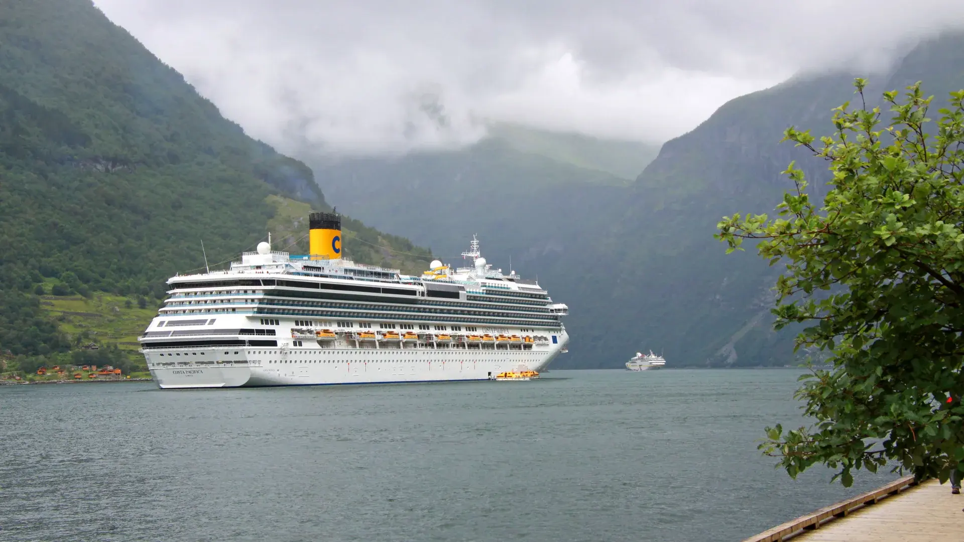 Costa Pacifica kruvaziyer gemisinin dış görünümü — Costa Pacifica ile İstanbul Bitişli Batı Akdeniz Turu – Türk Hava Yolları ile 9 Gece