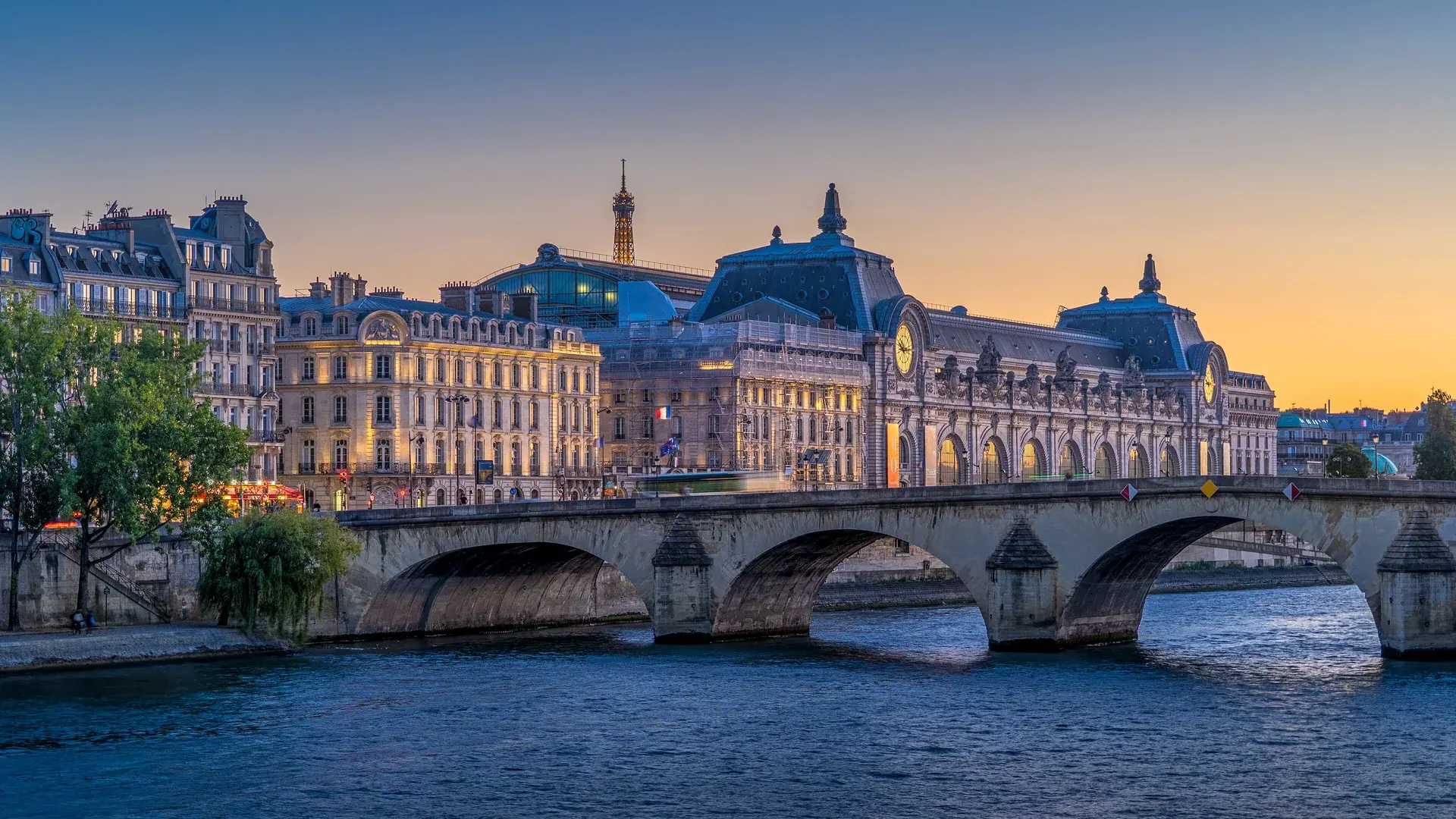 Paris manzarası — Flex Benelux, Paris, Alsace Turu – Köln gidiş-dönüş – Türk Hava Yolları ile 7 Gece