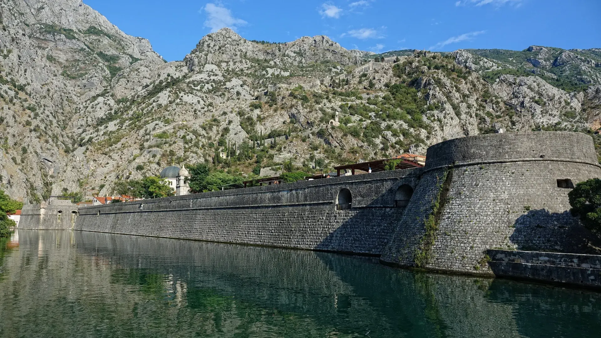 Kotor şehir manzarası