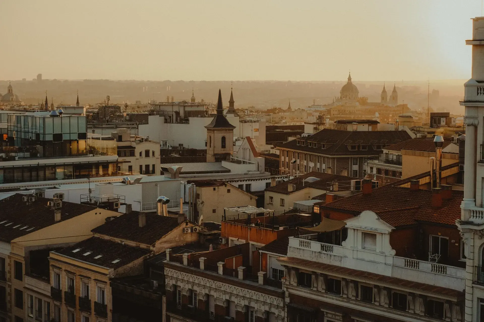 Endülüs ve Madrid Turu – Madrid - Sevilla, Ekonomik
